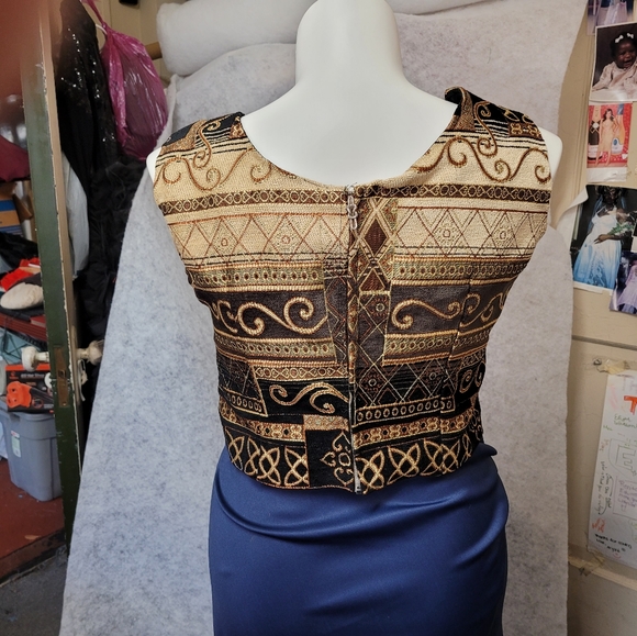 Beautiful woven vest style top - Picture 2 of 5